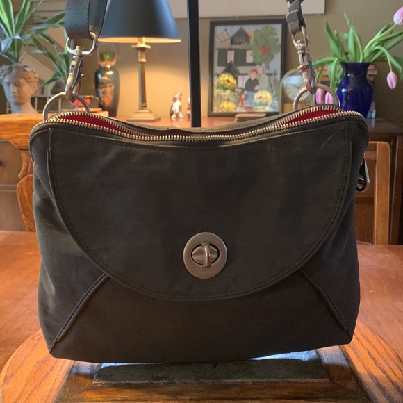 A Grey Baggalini Bag - Picture 2 of 5